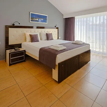 Nora Hotel 2*