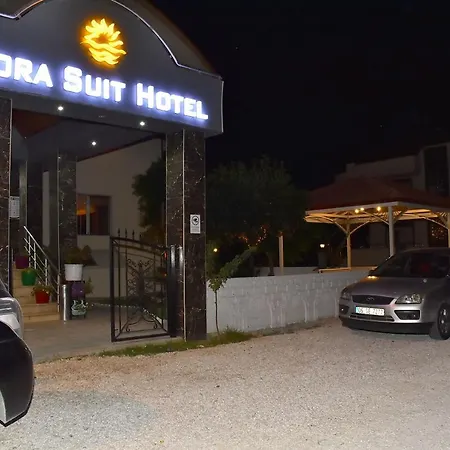 Nora Hotel Side