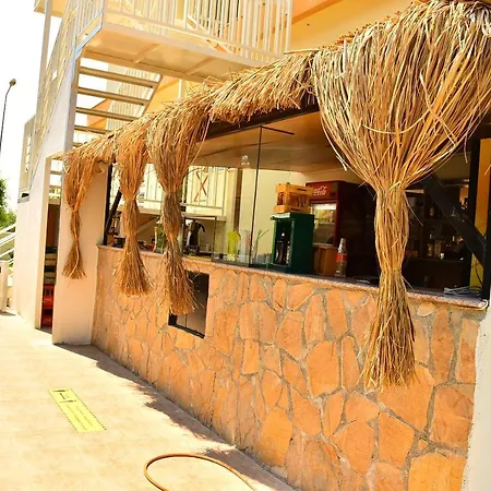 Hotell Nora 2*