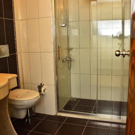Hotel Nora 2*